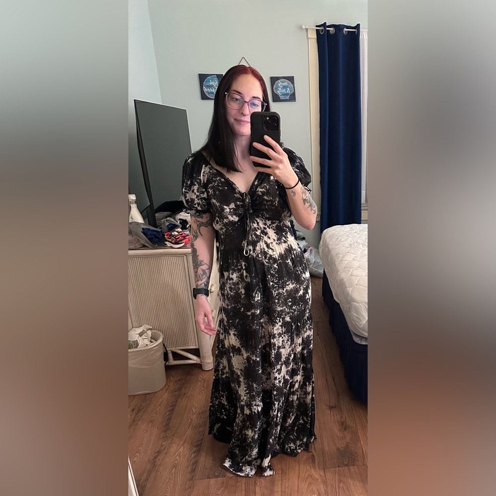 Earthbound Trading Co. Black & White Tie Dye Maxi Dress | size medium